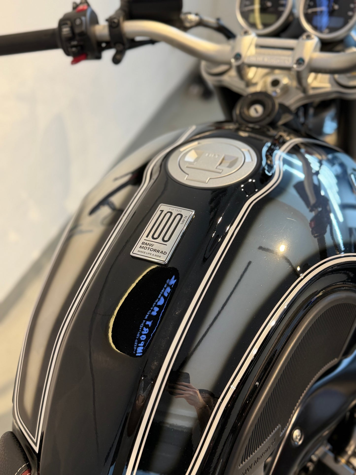 BMW R nineT Pure 100th Anniversary 2023