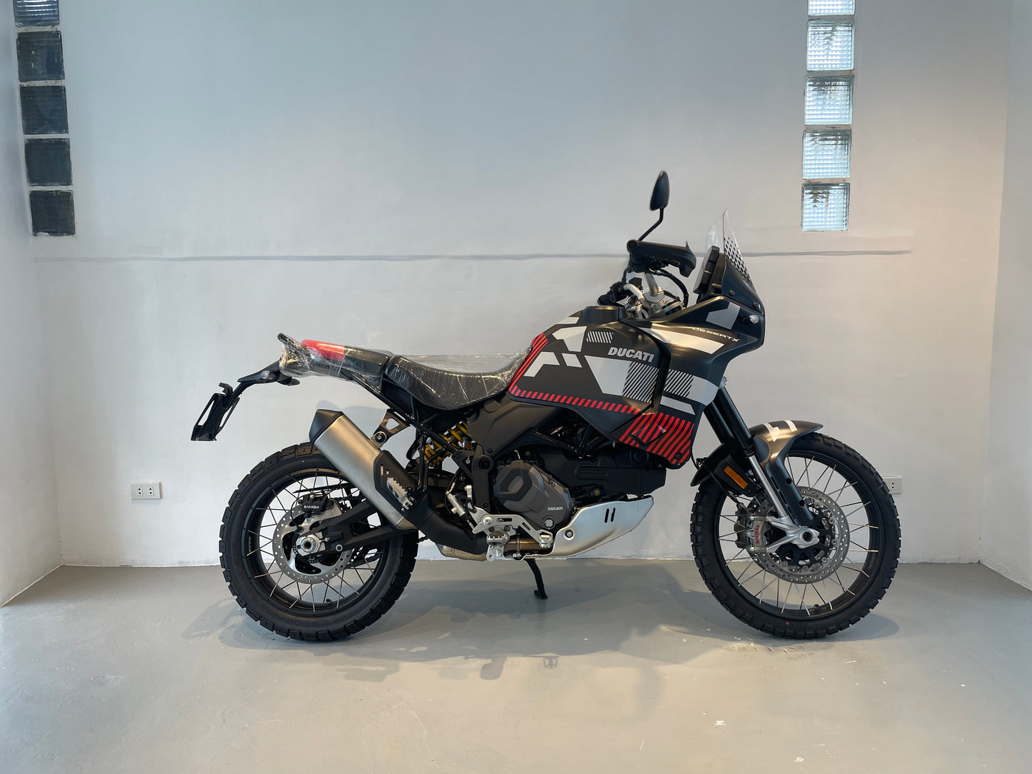 Ducati Desert X 2024
