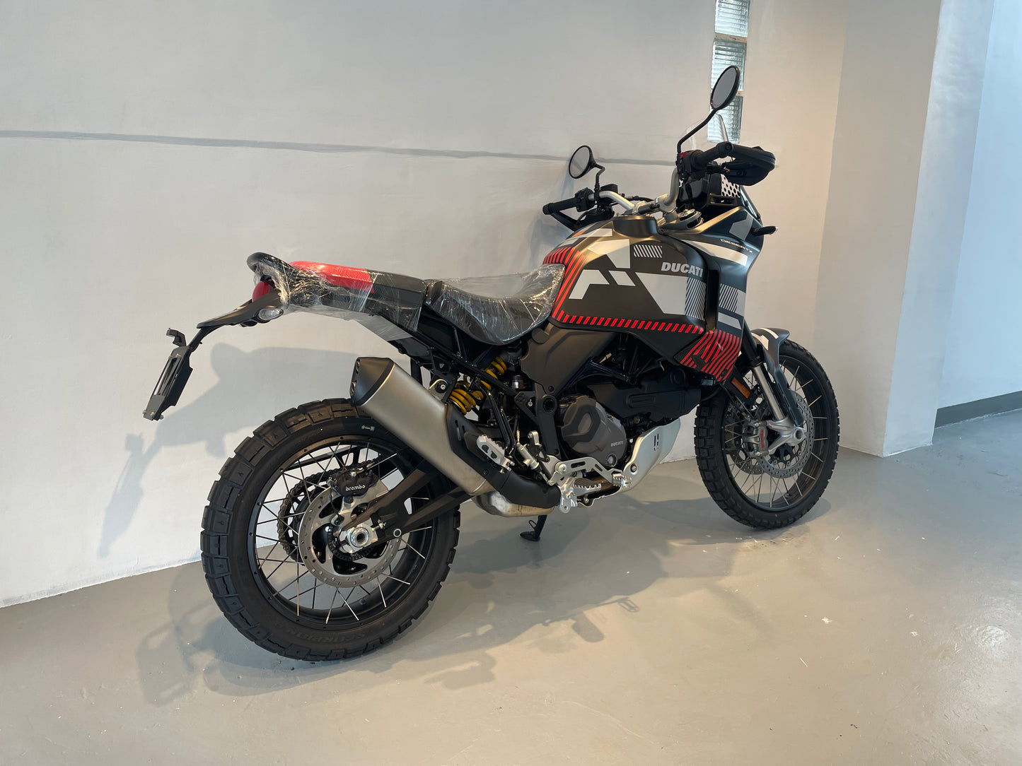 Ducati Desert X 2024