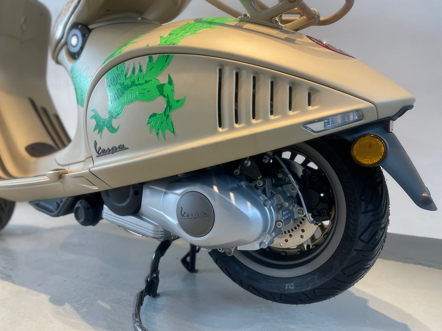 Vespa 946 Dragon Edition