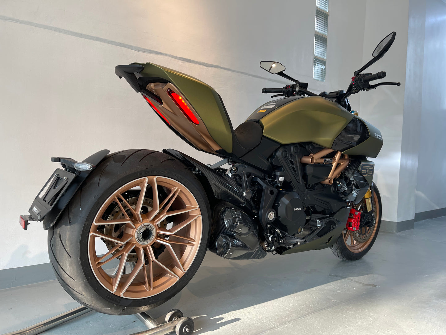 Ducati Diavel 1260 Lamborghini - Limited Edition No. 358 of 630