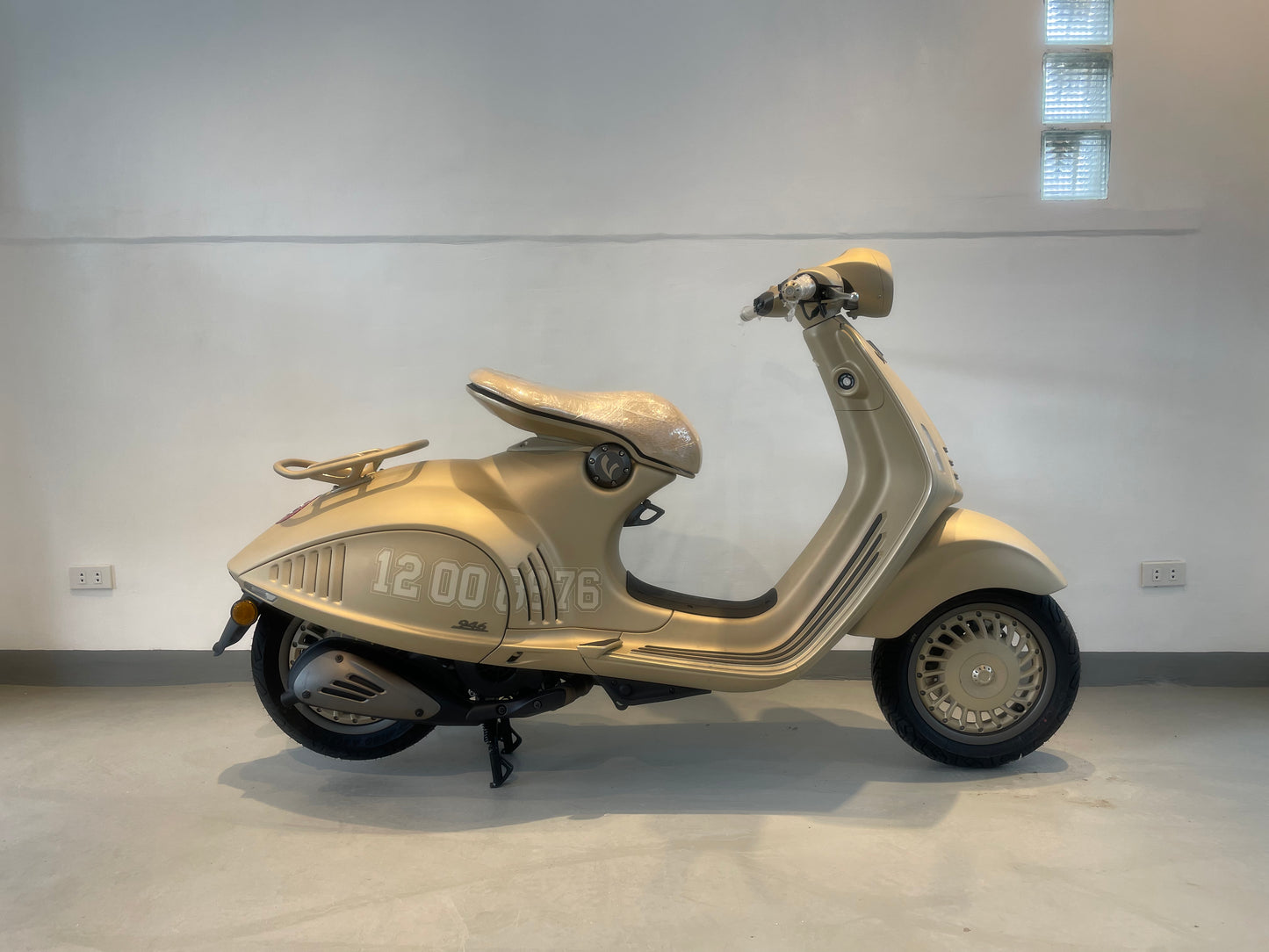 Vespa 946 Dragon Edition | Exclusive Collector's Scooter