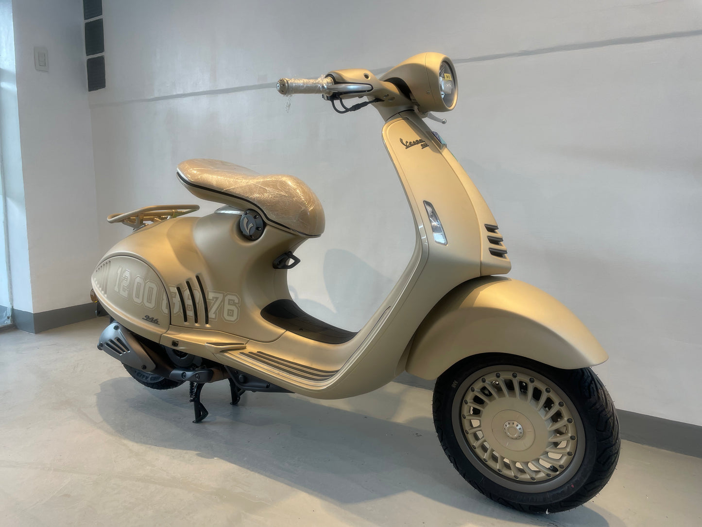 Vespa 946 Dragon Edition | Exclusive Collector's Scooter