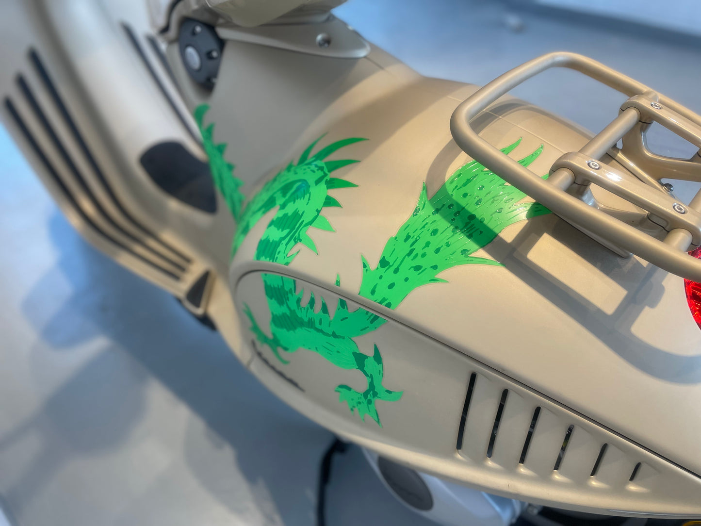 Vespa 946 Dragon Edition | Exclusive Collector's Scooter