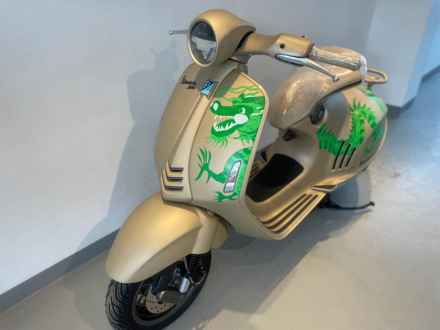 Vespa 946 Dragon Edition | Exclusive Collector's Scooter